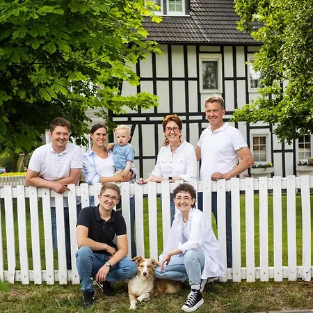 Feriehus Hof Koehne - Haus An Der Weide Links Schmallenberg